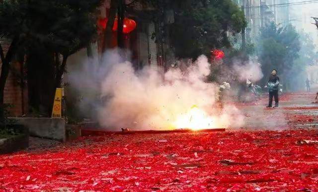 净化之声远去：无钟时代，现代人如何挣脱“被笼罩”？  第12张